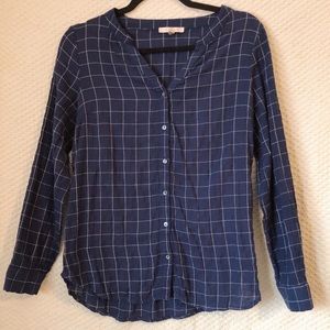 square navy and white top